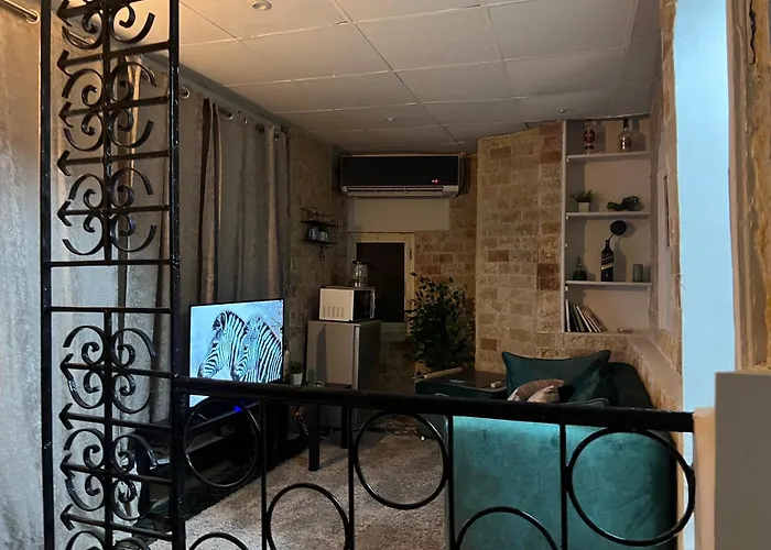 Entire Modern Studioin Zamalek