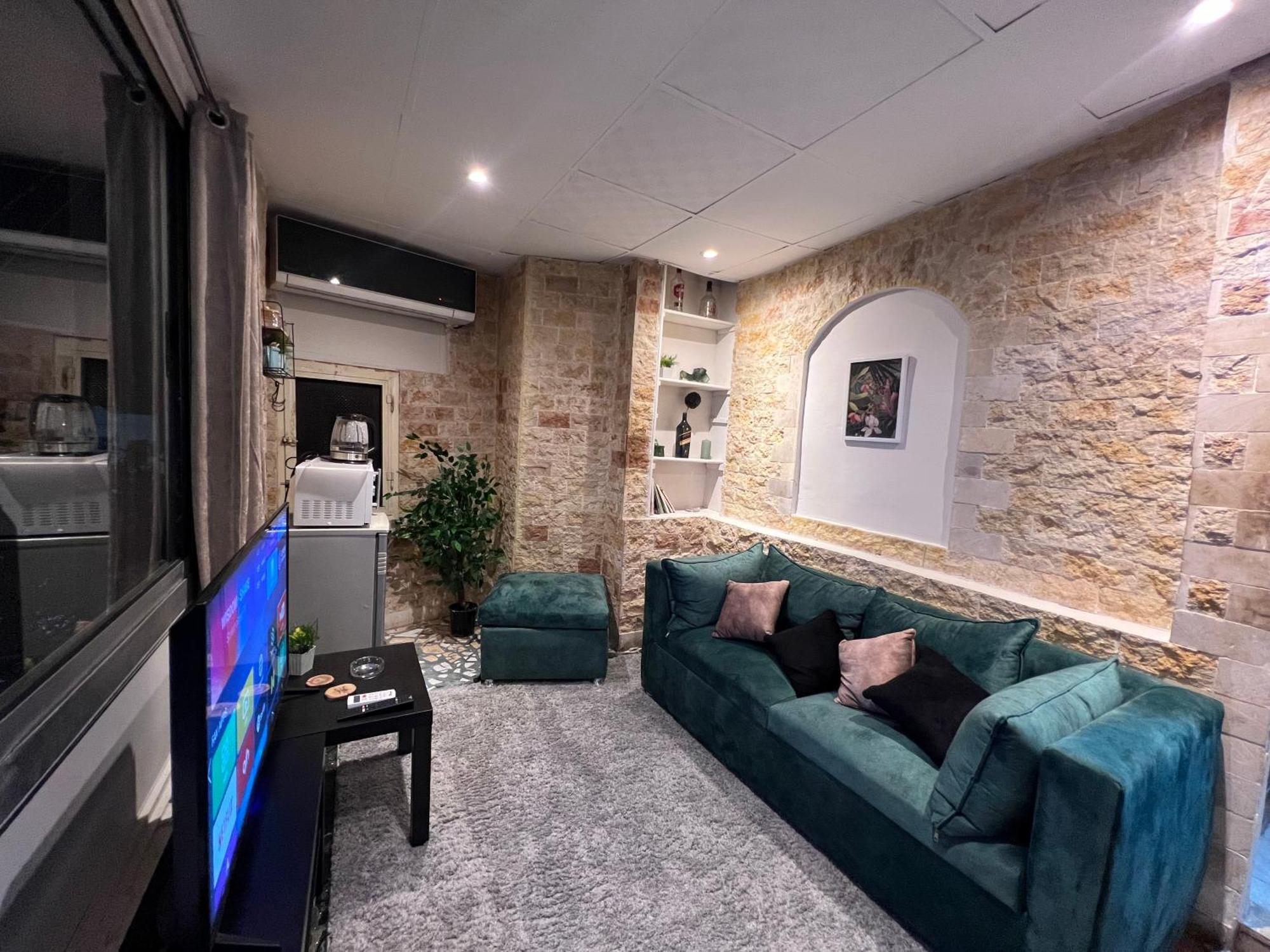Entire Modern Studioin Zamalek